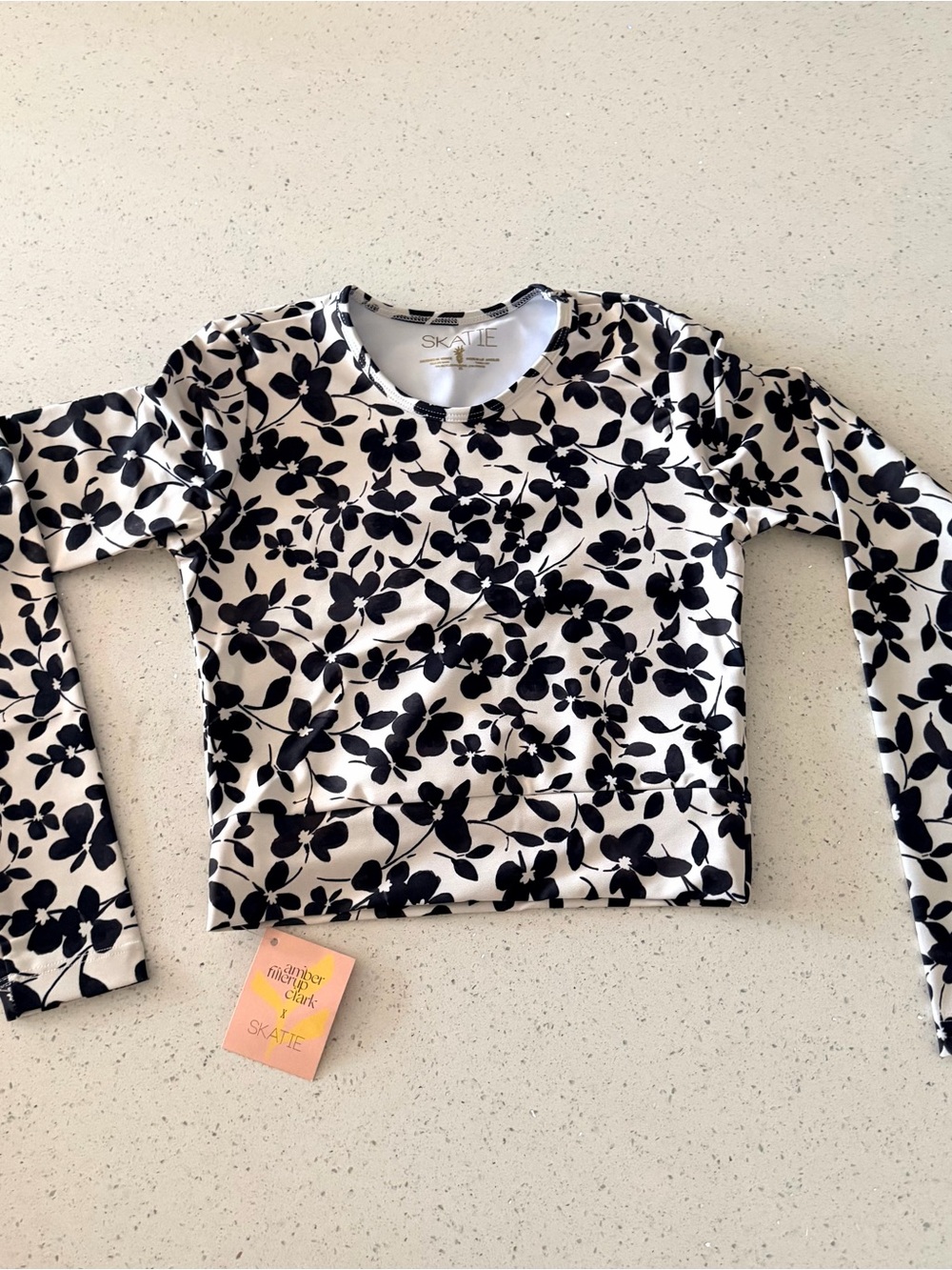NWT Skatie Rosie Long Sleeve Black & White Floral Greenwich Swim Top XS
